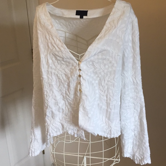 INTERMIX Tops - Intermix embroidered white blouse Size L INTERMIX Tops - Intermix embroidered white blouse Size L